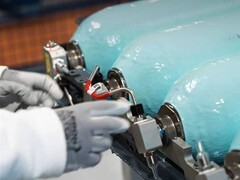 宝马发布全新扁平化氢能储氢系统，2028年量产X5将搭载