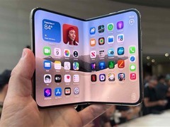 苹果iPhone Duo折叠屏开售秒罄，二手溢价近万引热议