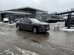 宝马iX4纯电轿跑路试曝光，基于新平台打造续航超600公里