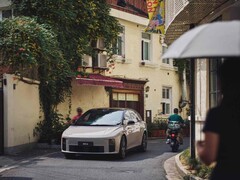 20多万纯电中大型SUV横评：这四款五座车型，谁更懂家庭用户？