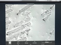 液态金属致铜散热器变色实为CuGa?合金生成，非腐蚀且散热性能稳定