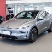 40万元内纯电5座SUV三强对决：极狐αT、Model Y、Q6L e-tron实战横评