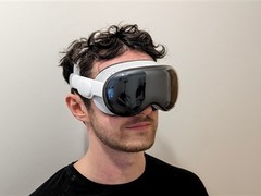 苹果Vision Pro销量惨淡：高价与生态困局致市场遇冷