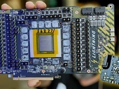 微星RTX 5090因超频改装致PCB穿孔，维修后功能初步恢复