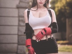 かがみ。もち高还原蒂法cos引爆网络，形神兼备跃然眼前