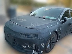 全新插混中型车内饰曝光 搭1.5T混动系统配双联屏