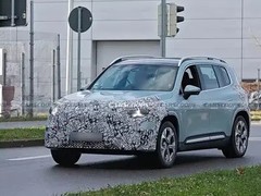 全新奔驰GLB路试曝光，2026年将国产上市