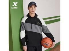 特步连帽卫衣54元抢