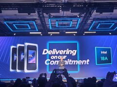 极摩客 EVO-T2 CES 2026 全球首发，英特尔 CEO 陈立武亲签推荐！