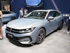 大众迈腾限时狂降5.8万，新老车主冰火两重天