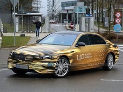 全新奔驰S级将推燃油与纯电双版本