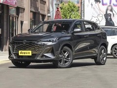 长安X5 PLUS以高得房率与1318L扩展容积，打造紧凑级SUV空间新标杆