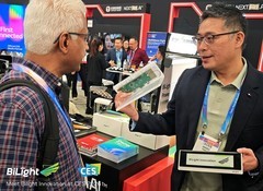 翼创新全球唯一无锂电电子桌牌亮相CES，引领办公绿色升级