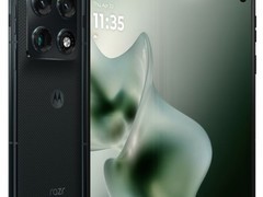 摩托罗拉发布首款大屏折叠手机Razr Fold，定价1500美元主打性价比