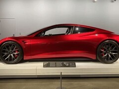 马斯克揭秘特斯拉Roadster：2026年发布，或将实现悬浮行驶