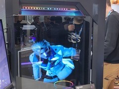 华硕ROG枪神10X发布：全息投影+旗舰性能重塑电竞美学