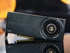 英特尔推Arc Pro B70显卡：32GB显存+高AI算力，性价比碾压竞品