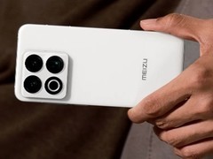 魅族22白色版将预售 1TB版本双十一开抢