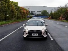 全新荣威i6开启预售：三款配置6.59万起，搭载8155芯片与1.5L高效动力