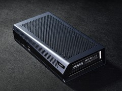 技嘉AORUS RTX 5060 Ti AI BOX显卡坞评测：游戏与AI的移动利器