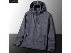 真维斯男士防风防水冲锋衣仅84元