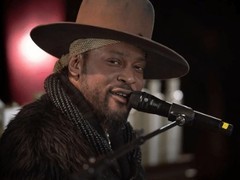 传奇R&B歌手D’Angelo因胰腺癌去世，享年52岁