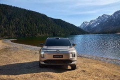 长途通勤无焦虑，德系旗舰混动 SUV 诚意推荐