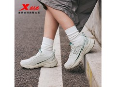 特步女子冬季复古跑鞋，京东69元到手