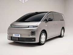 零跑D99入免征目录，纯电/增程双版本首发，搭载1280TOPS智驾与空气悬架