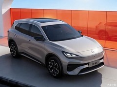 MG 4X入新能源免税目录，510-610km续航+半固态电池+NOA智驾