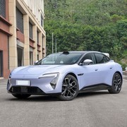 30万元内中型轿车终极横评：迈腾PHEV、阿维塔06、K5、奔驰C级、Q50L五车深度对比