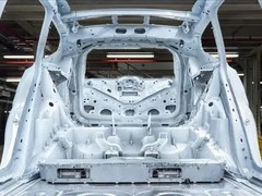 沃尔沃EX60全球首发：810公里续航，10分钟充电340公里