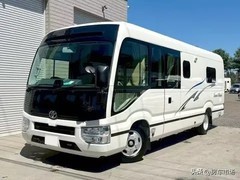 丰田考斯特改装7米房车：双客厅布局，兼顾家用舒适与出行便捷