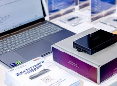 国产双芯驱动本地千亿级大模型：联想AI主机P7预览版公布“先享计划”