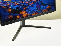 飞利浦Evnia 27M2N5800P显示器评测：双模秒切 体验跃迁