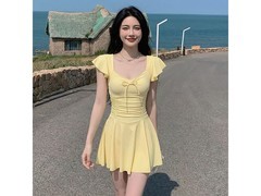 东方骆驼女裙式泳衣39.9元