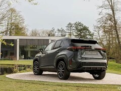 丰田新款Yaris Cross在欧发布：外观焕新、配置升级、2026年秋英开订