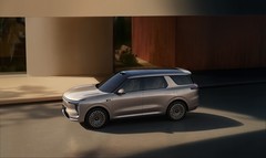 智己LS8正式上市 权益价24.98万起 800V平台加持综合续航达1605km