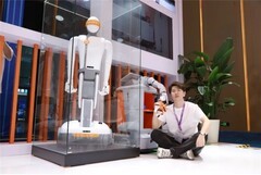 重磅 | 享刻智能发布首个餐饮跨场景人形机器人Nico：12类技能，全场景服务