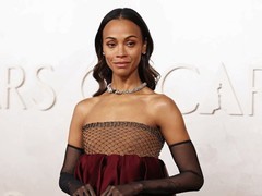 佐伊·索尔达娜登顶全球票房之巅