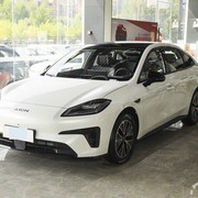 10万元内5座三厢轿车推荐：四款紧凑型新车对比解析