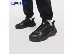 FILA男款跑鞋今晚八点1件5折仅390元