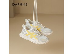 达芙妮透气女士运动鞋80元