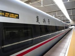“0000”高铁热备列车走红网络