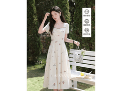 鹿向南杏色碎花裙M码，夏促低至202元