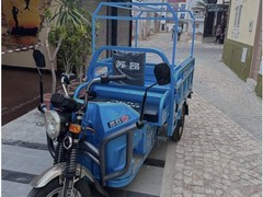国产电动三轮车热销佛得角，成当地公交旅游新主力