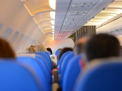 上海电气突破废弃油脂制航油技术，全球首产100%纯度可持续航空燃料