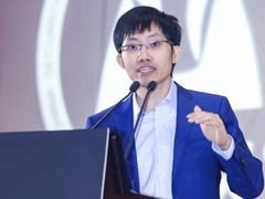梁文锋以360亿美元身家登顶全球AI创始人首富，DeepSeek融资4000亿估值
