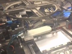 PS4游戏光盘全自动封装过程震撼曝光，展现精密工业美学