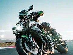 电动智能两轮车掀出行变革，科技重塑骑行新体验